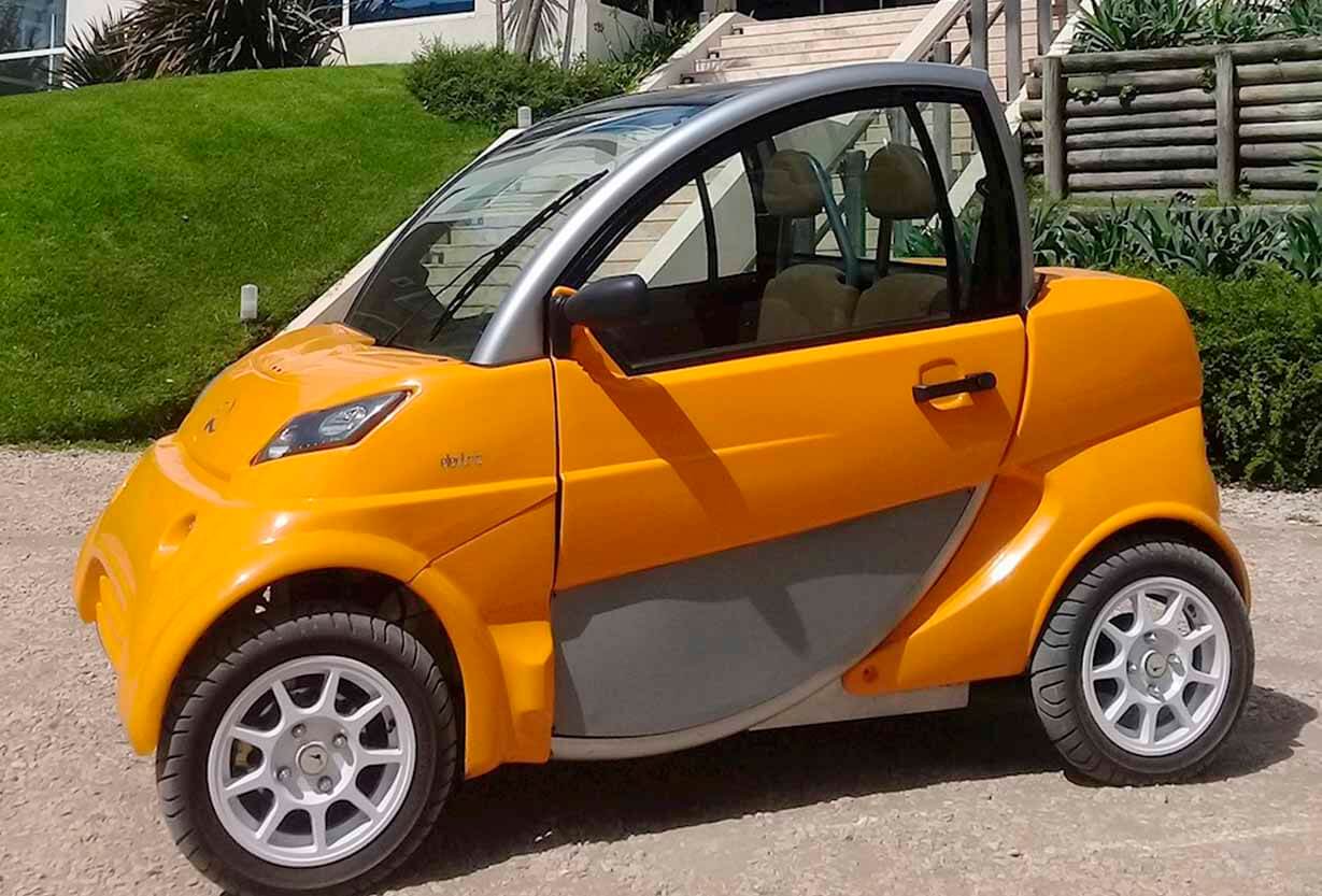 Startup do Paraná desenvolve microcarro elétrico com bateria reciclável e foco na mobilidade urbana