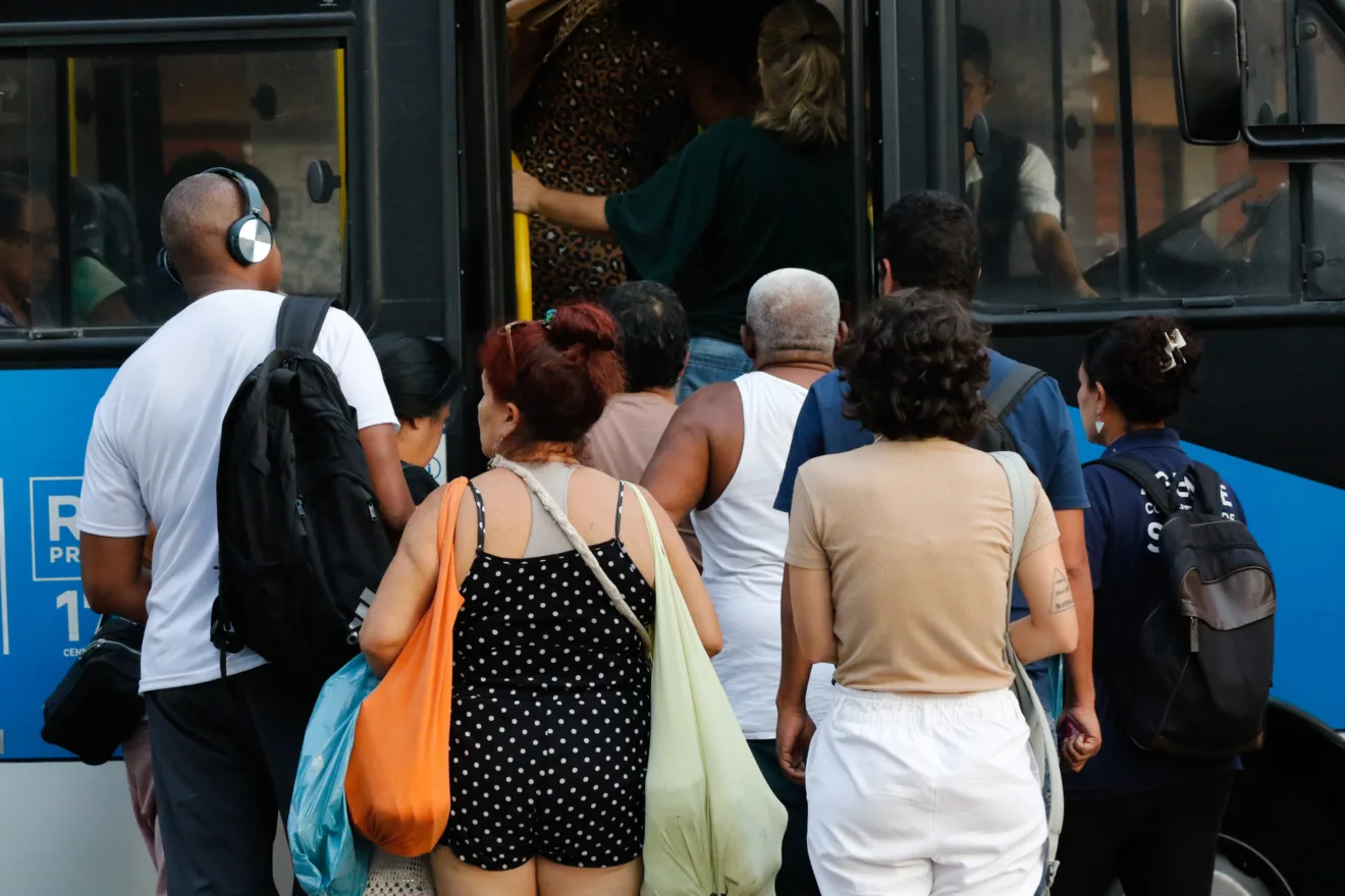 Rio antecipa fim dos contratos de ônibus e vai assumir 23 linhas a partir de junho