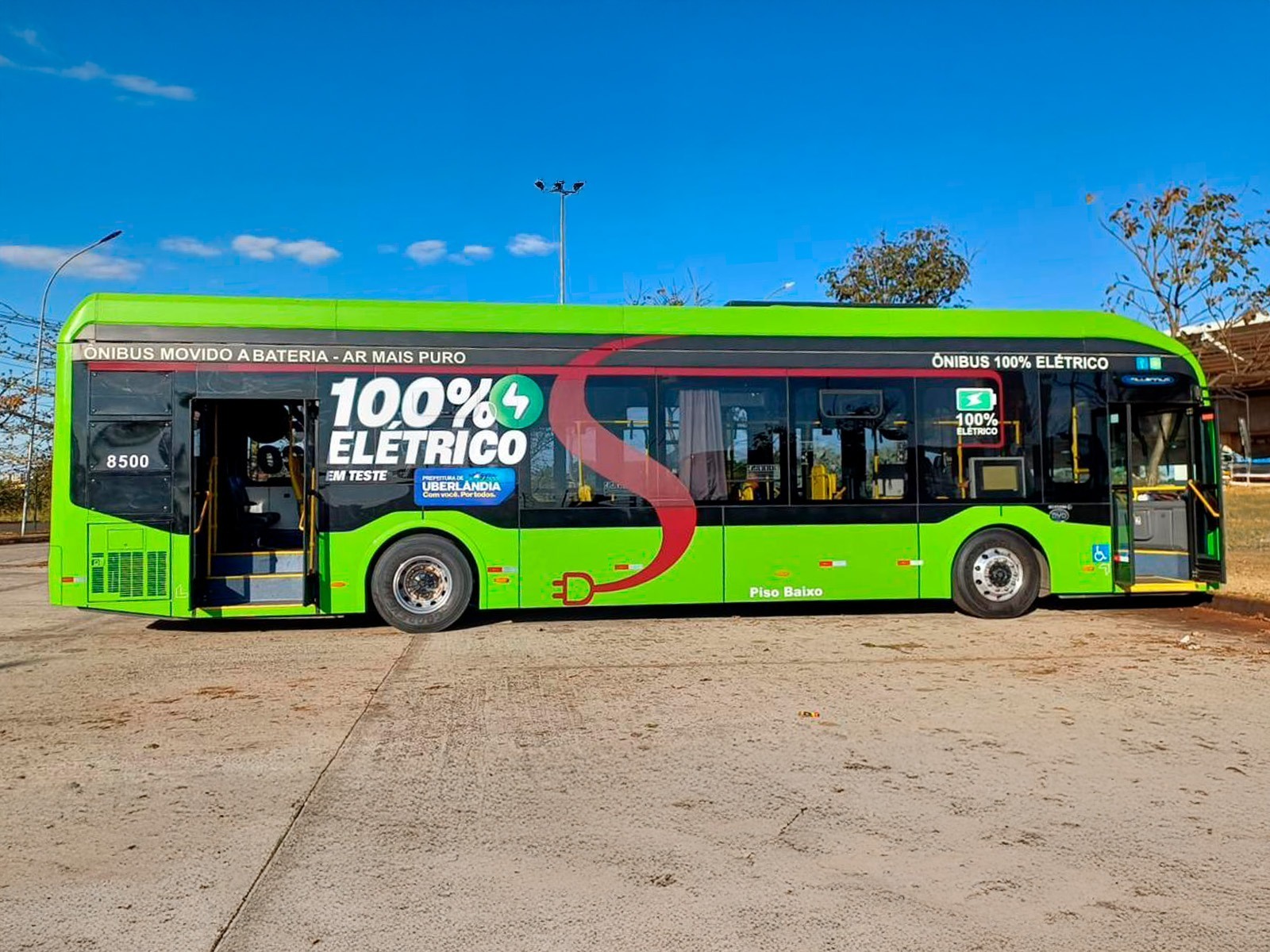 Uberlândia/MG testa ônibus elétrico da BYD em operação urbana