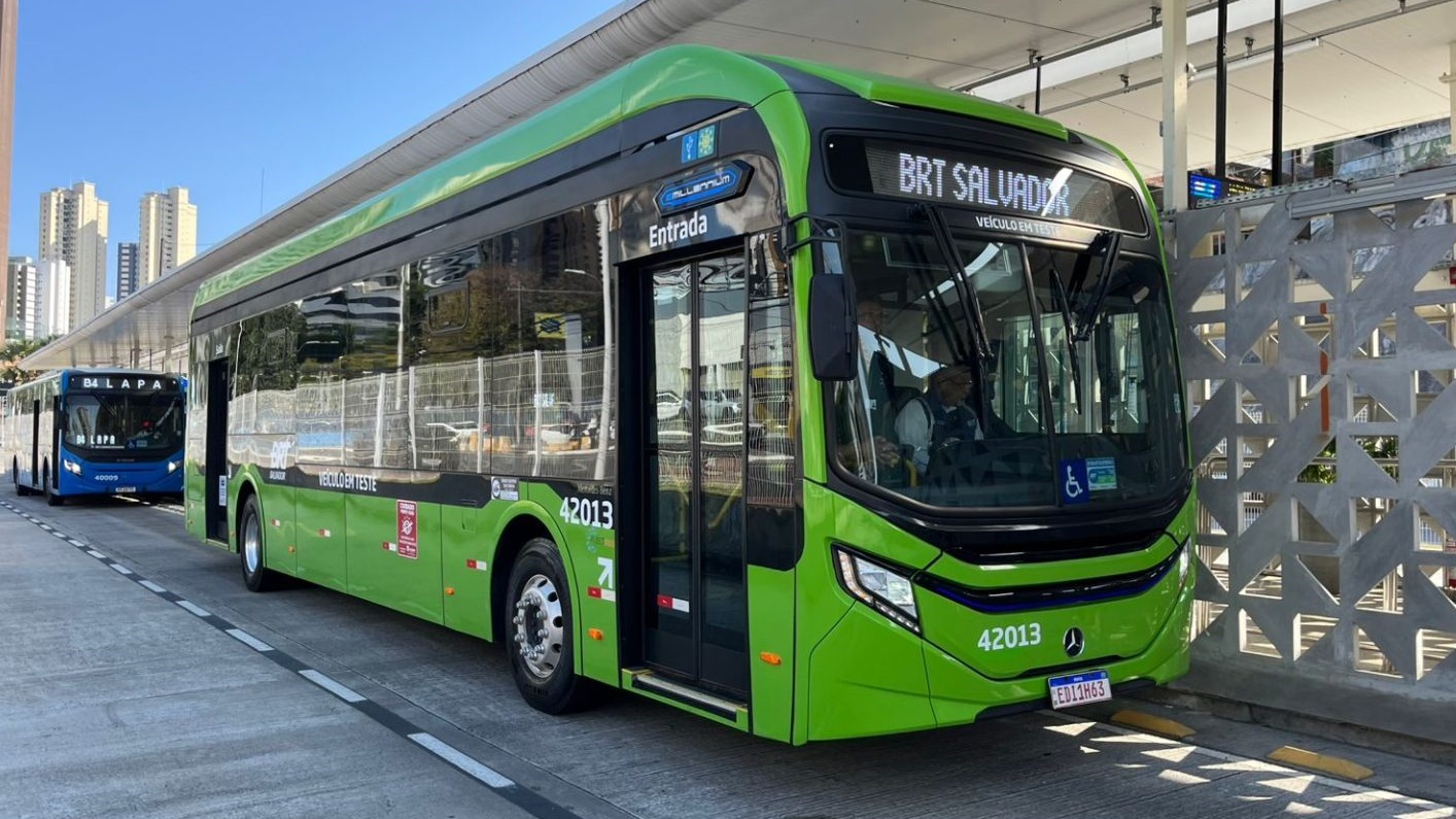 Salvador/BA inicia testes com ônibus elétrico da Mercedes-Benz para o BRT