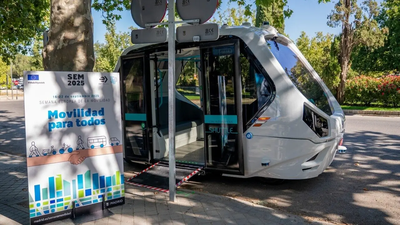 Madri/Espanha testa primeiro ônibus autônomo elétrico com passageiros em Casa de Campo