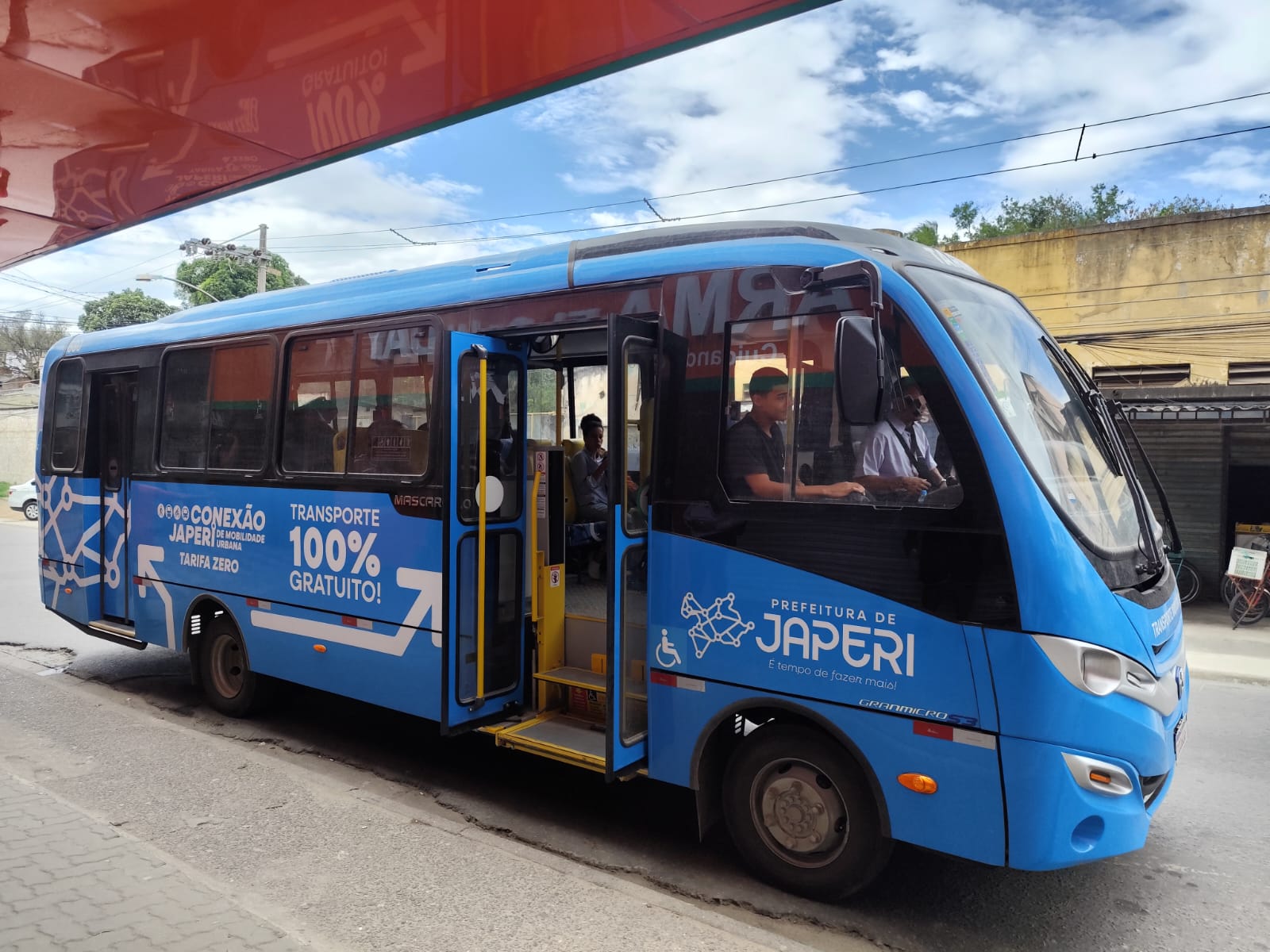 Japeri/RJ inicia nova fase do Tarifa Zero com oito ônibus climatizados e gratuitos; economia para moradores chega a R$ 440 por mês