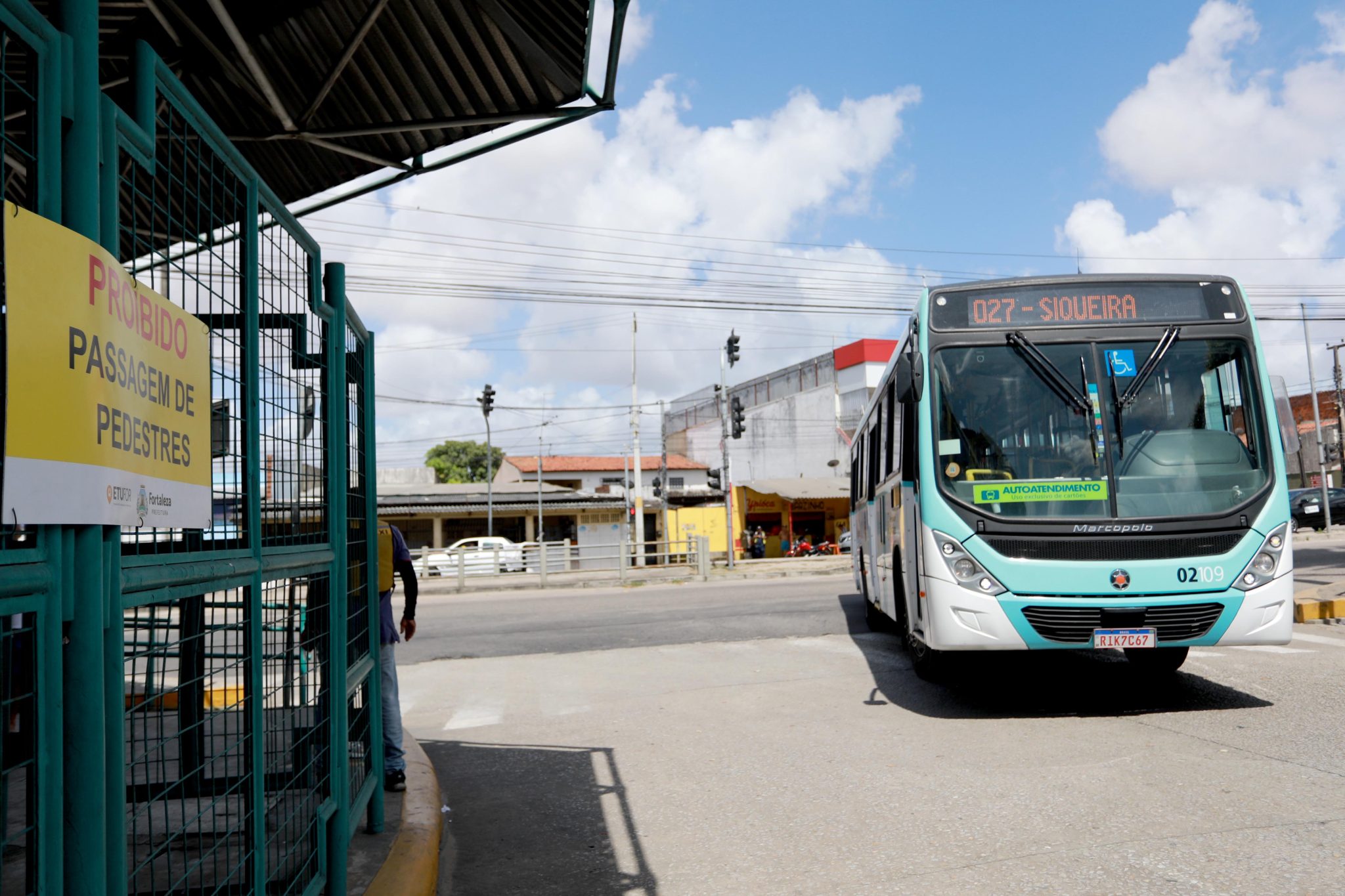 Fortaleza (CE) inicia testes de ventilação inteligente em ônibus para melhorar conforto térmico