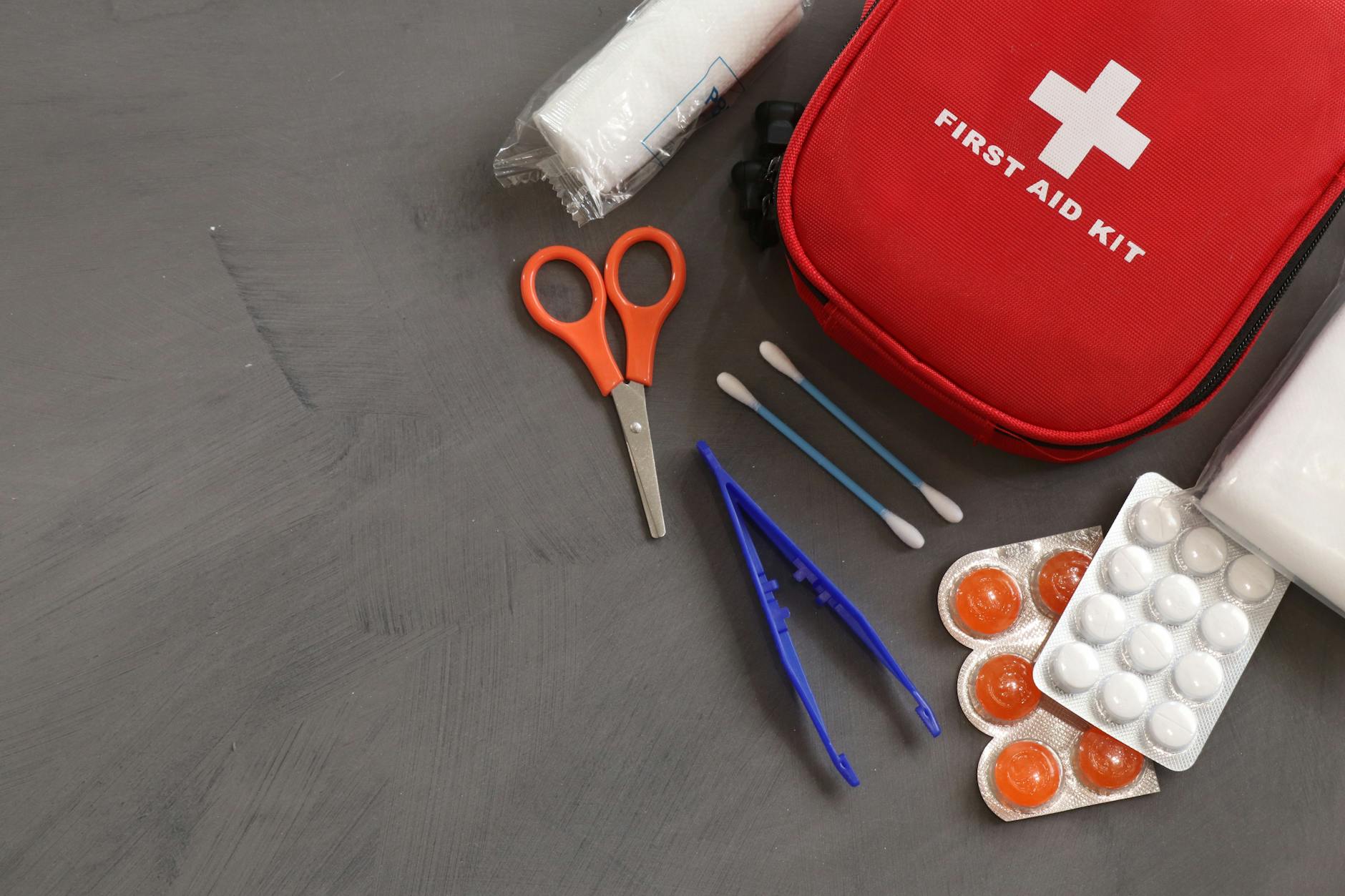 Kit de emergência: além do triângulo, o que você deve levar no carro?